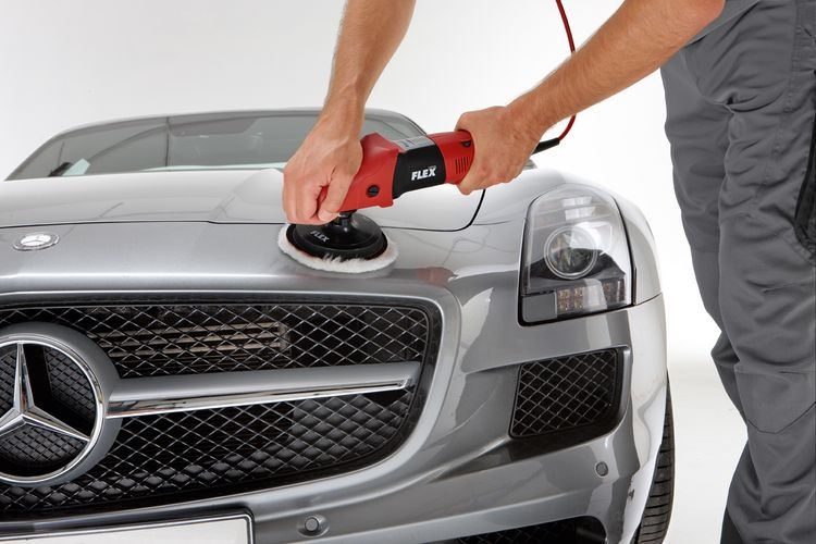 pics/flex 2018/406.813/flex-406813-ergonomic-polisher-mercedes.jpg